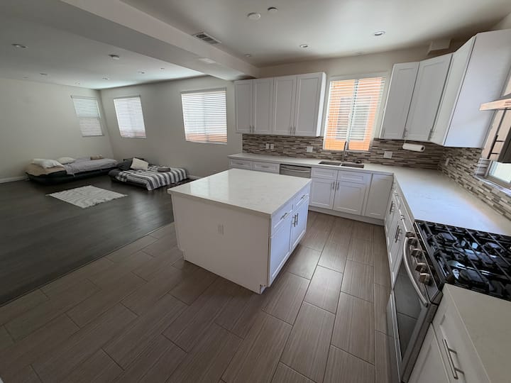 El Segundo 3bd, 2 Bath Townhouse - 헤르모사 비치