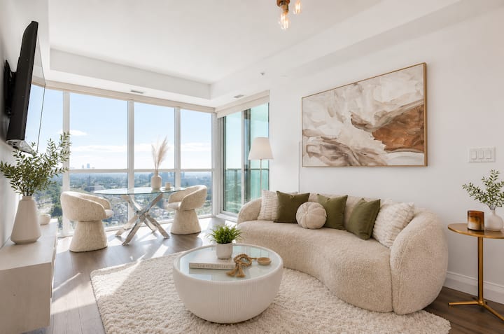 Yonge & Sheppard 2br | Parking + Amazing Views - 토론토