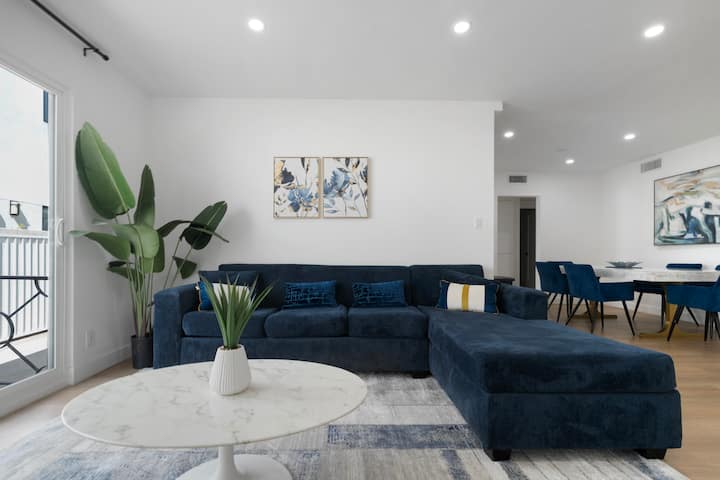 Spacious 3br + Balcony + Wifi+ Parking - 비벌리힐스
