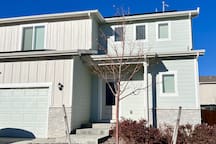 3BR/3BA Furnished Home | EV Charger | Long Stay
