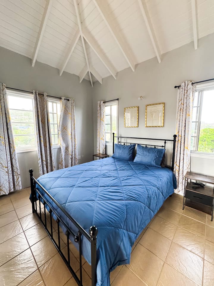 Bedroom with queen bed