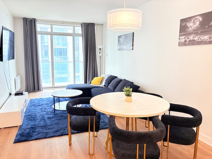 808 - 2990 Joli Condo Avec Piscine - Montreal