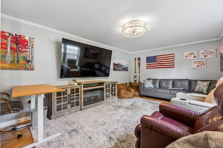 Pool, Dream Home Gym, Tv+desk Each Room, Games - Crescent Beach, Auburn