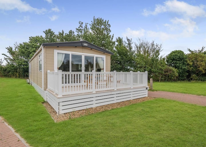 Gold Premium Caravan, Parking, Ensuite & Decking* - Nairn