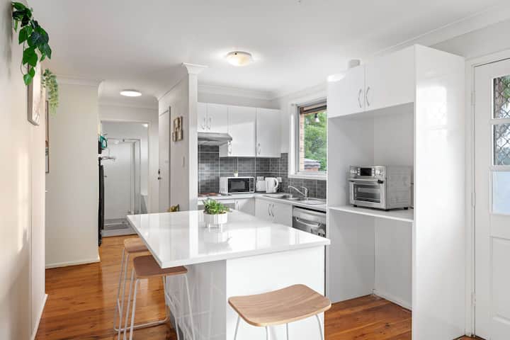 Bright & Comfy Double Room - Cozy And Well-connect - Blacktown