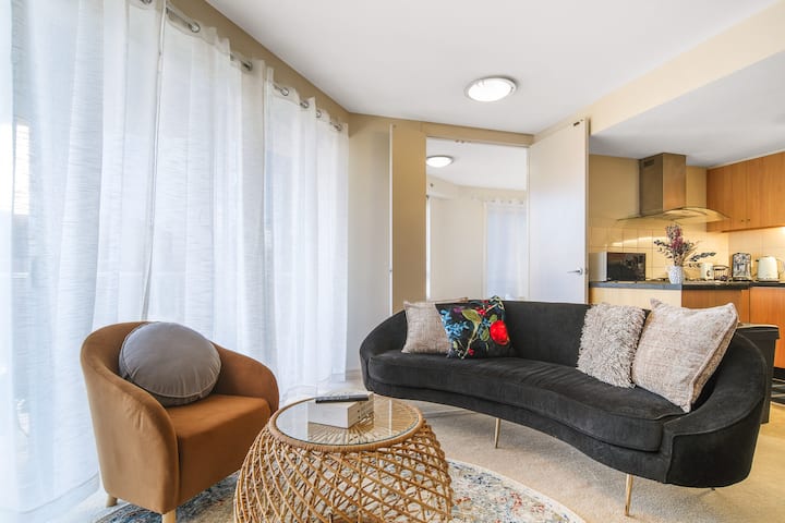 Urban City Escape W/sauna/pool/gym/ Parking - North Sydney