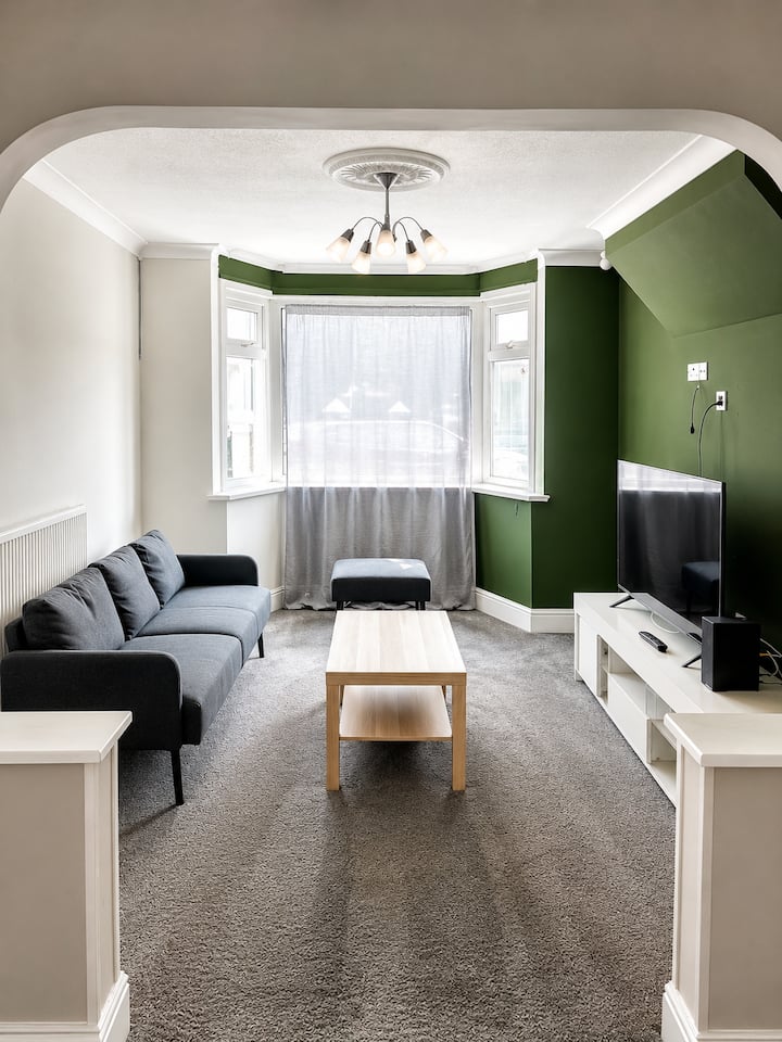 A Lovely Property In Torbay. - テインマス