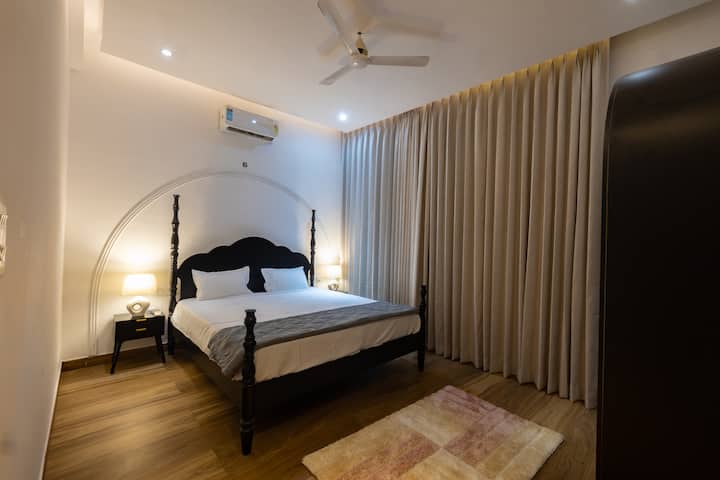 Bedroom 2 image 1