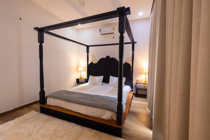 Bedroom 1 image 2