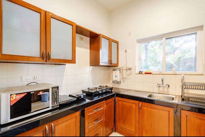 Full kitchen image 2