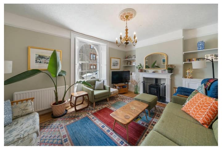 Grade 2 Listed Town House 4 Bedrooms 2 Bathrooms - Totnes