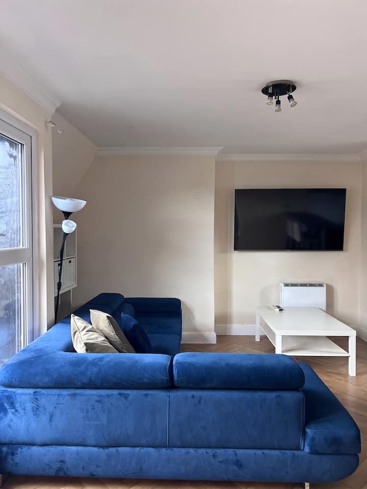 Stylish Temple Bar Penthouse: 3-bed With Balcony - Dublin