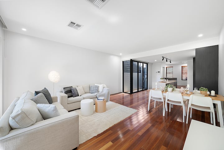 *Modern Inner West Escape | Near Metro & Cafés - Hunters Hill