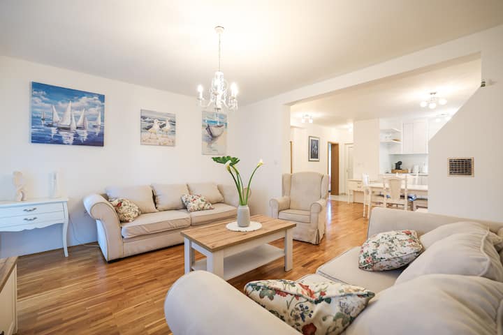 2 Bedroom Apt With Private Parking - Zadar