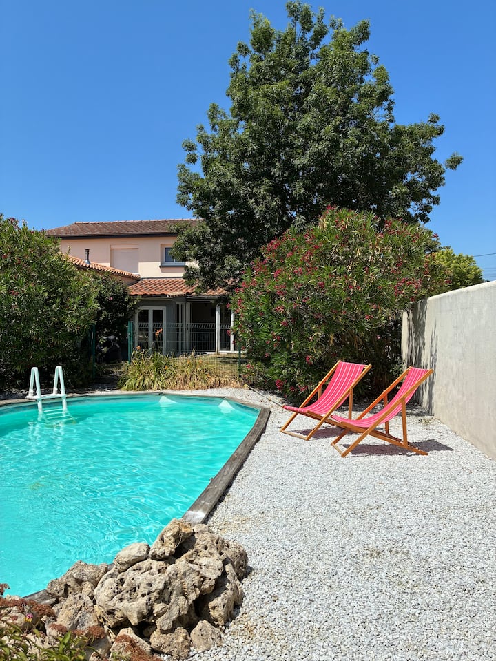 Maison Avec Piscine Privée Et Grand Jardin - La Rochelle