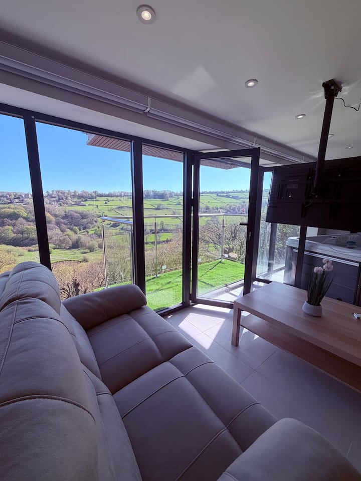 Luxury Spa Penthouse - Hot Tub & Sauna - Ripponden