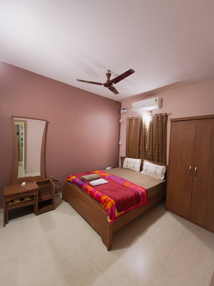 Bedroom 1 image 1