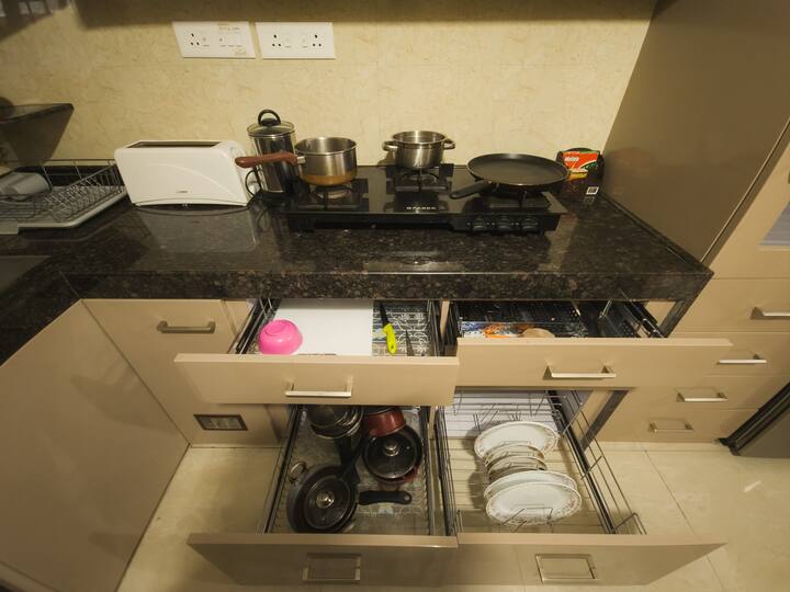 Full kitchen image 4
