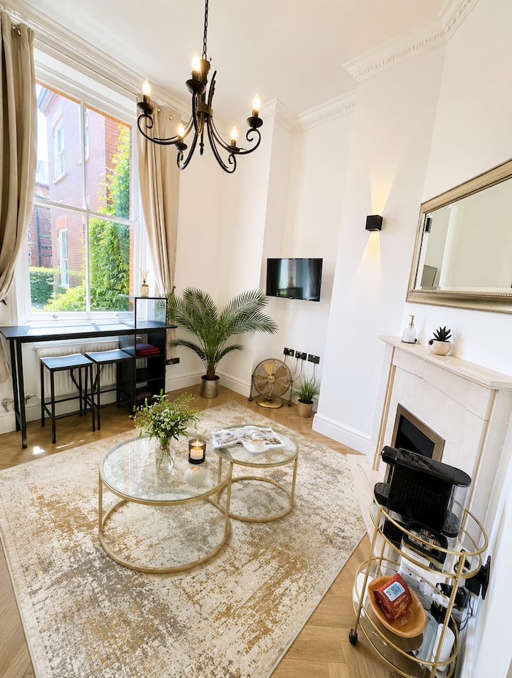 Luxury Home In Repton Park - Ilford