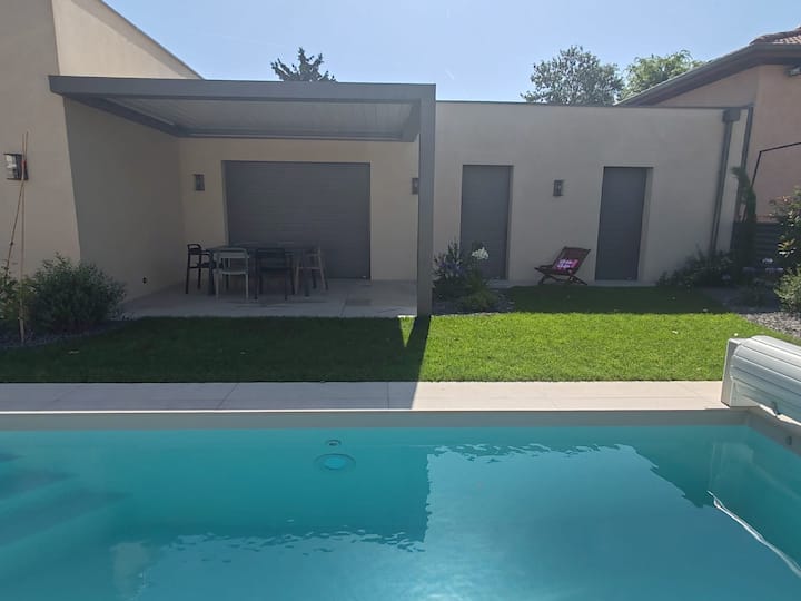 Les ÉCrins 2 Chambres Avec Piscine - Givors