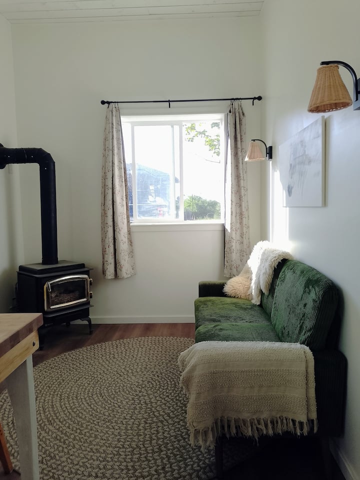 Charming Hobby Farm And Homestead - Midland