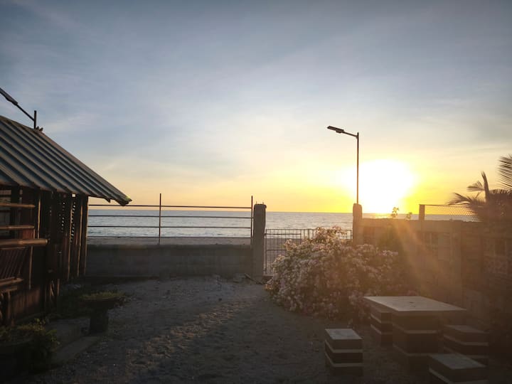 Lagman Beachfront Your 2nd Home By The Beach. - Iba