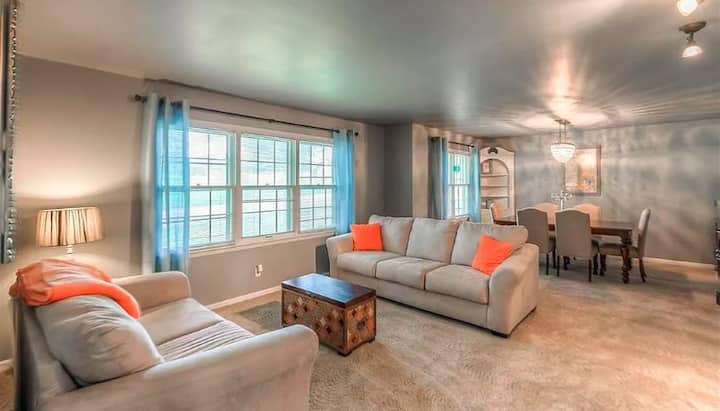 World Cup Fans Welcome! Spacious 3br/2ba Home! - Liberty, MO