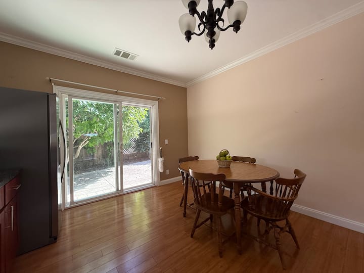 Cozy Guest House - Concord, CA