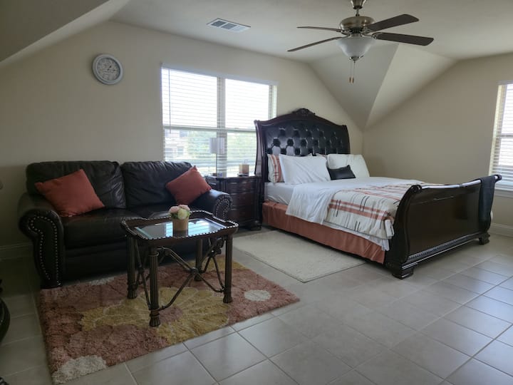 Private Tiny House Loft Near At&t Stadium - Arlington, TX