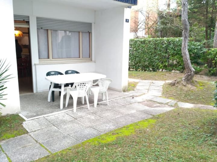 Belle Villa Avec Parking Dans Le Centre De Lignano - Lignano Sabbiadoro