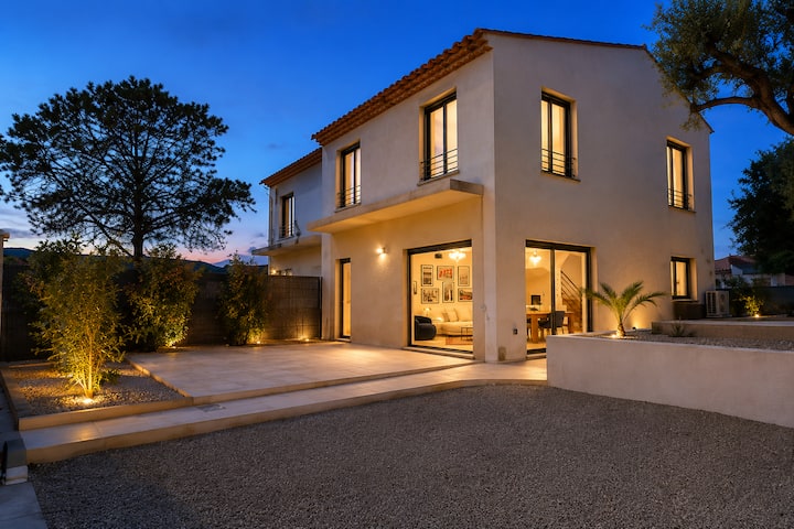 Villa Contemporaine Avec Piscine Privée - Antibes