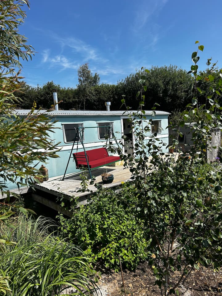 Spacious Vintage Homely Fairground Wagon Cornwall - Fowey