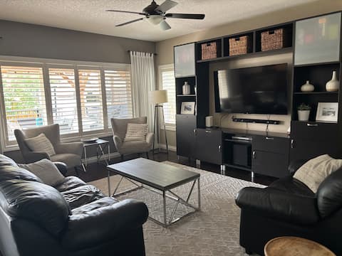 Popular Airbnb listing: Casa YYC: Beautiful, Executive SW Calgary Home in Silverado
