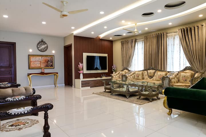 Luxury Villa Dha 1st Floor | Gym | Power Backup - Karachi