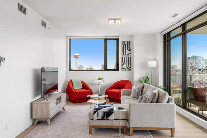 Nuage 2 Bed 2 Bath 2 Balconies Parking Pool - Calgary
