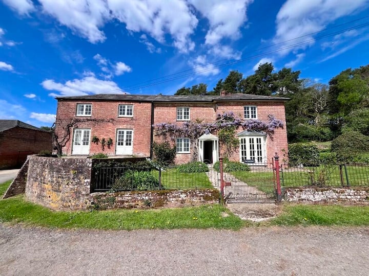 Stunning Dorset Farmhouse With Views Sleeps 14 - Dorset