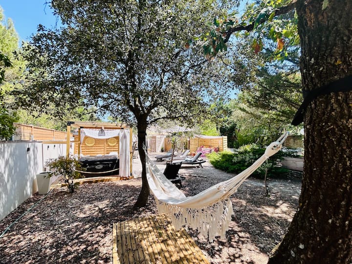 Petite Maison De Charme La Bohème Des Garrigues - Mazan