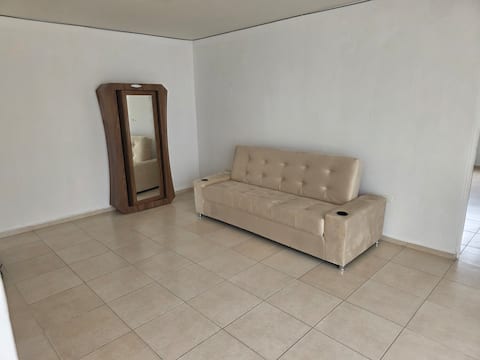 Top performing Airbnb: Spacious house with 6 beds and 2 sofa beds in Juriquilla