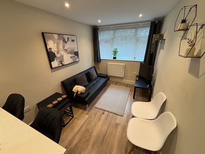 Central Horsham Apartment Near The Station. - 호셤