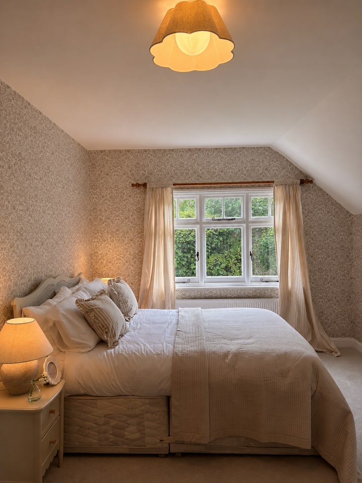 Cosy Country Cottage - 스테이닝