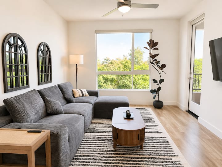 Modern Apartment W/ Pool, Gym & Near Disneyland - 어바인