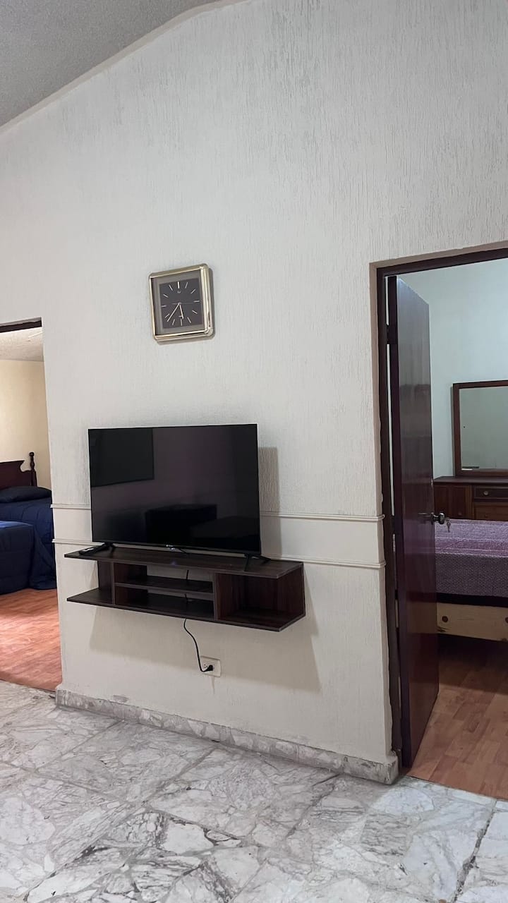 Depto. Muy Amplio Al Norte, 2 Habitaciones - Saltillo