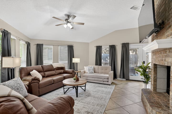 Casa De Vendedor, 9 Minutes From Stadium, 9 Beds! - Arlington, TX