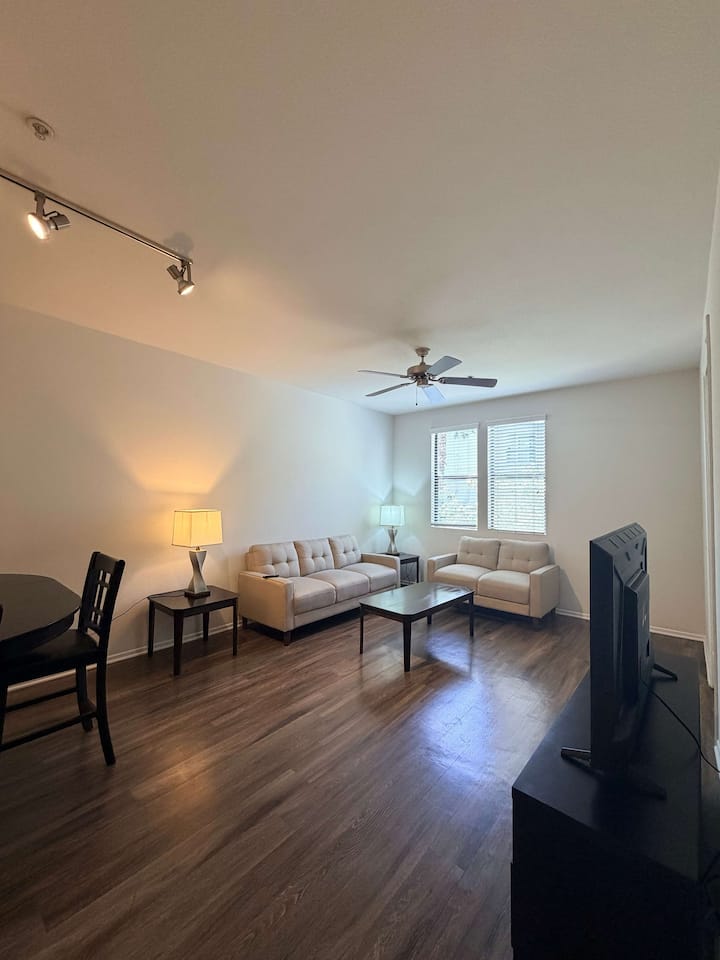 Fully Furnished 1br In Misson Valley W/ Parking - San Diego, CA