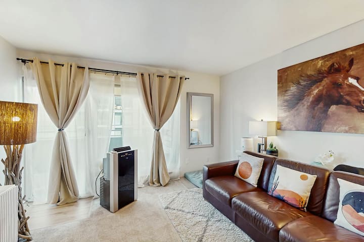 1 Br Condo With Shared Hot Tub, Downtown Access - Seattle