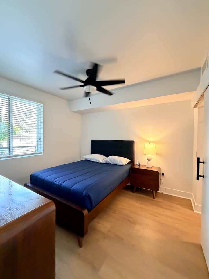 Fully Furnished 1br San Diego W/ Wi-fi • Parking - San Diego, CA