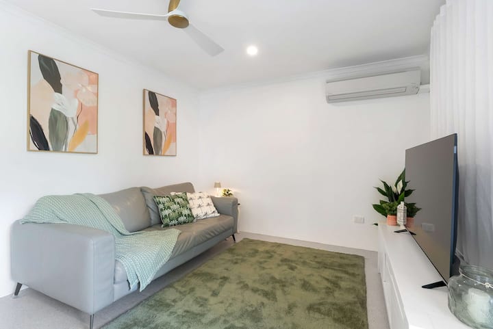 Calm Cove - Poolside Living Near Palm Cove Beach - Cairns