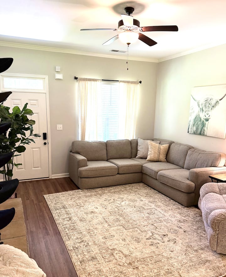 Family-friendly Home In Lagrange - Nutwood Winery, LaGrange