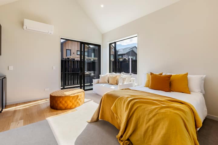 Private fourth suite with queen bed and ensuite