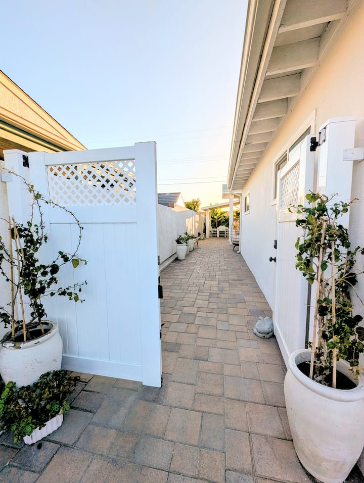 The Flower Market Homestay - Anaheim, CA